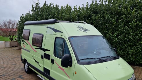 OFF-GRID – Super complete bus camper! fully furnished