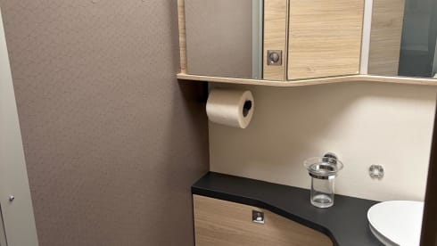 Luxuriöser 4-Personen-Camper Challenger 328 VIP (Modelljahr 2021) – Komplettes und komfortables Off-Grid-Camping