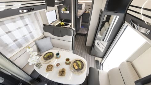 Elsie – New 2025 4 Berth off-grid Motorhome
