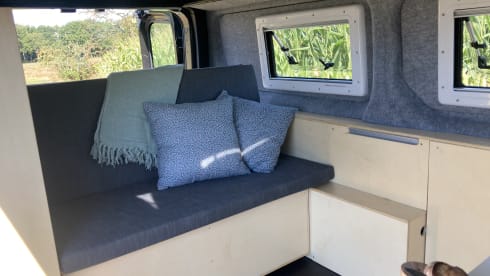 Matty – Matty camper super bus to go on an adventure!