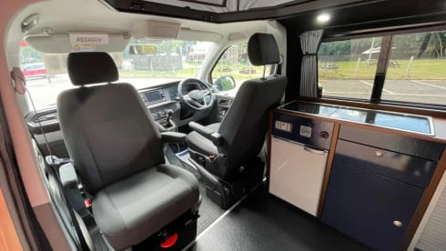 YS71WTG NOMAD –  4 Berth Nomad Camper Romford -Romford