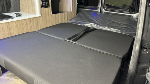 Dougie – Beautiful converted VW T5.1 Transporter 4 berth