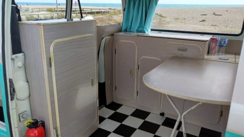 Mary – Classic VW Bay Camper - T2 - 1970
