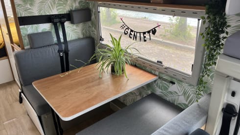 de Hut  – 5p Ford alcove from 1999