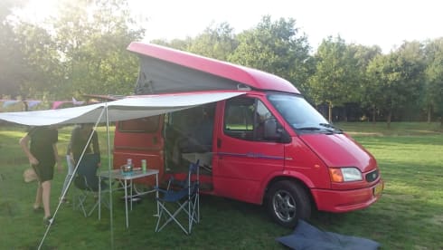 Nugget – On an adventure with a cozy camper 'the Nugget'