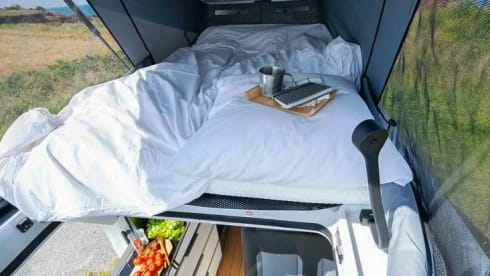 Ongi – Furgone attrezzato per 4 persone con tetto apribile