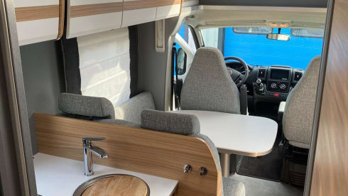 onze camper – 4p Dethleffs semi-intégré à partir de 2021