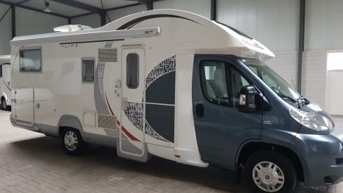 Integral 4 person camper super luxury 
