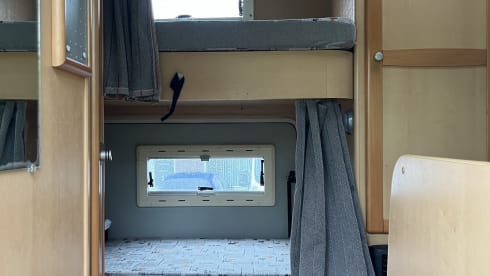 6-person family camper (Ford Granduca 77)