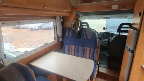 Beautiful 6 pers. + 2 * air conditioning Challenger Alcove motorhome