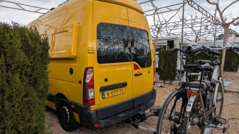 Extra high luxury off-grid camper for 2 adults and 1 child 