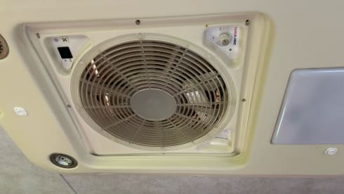 Rimor – 6p Ford alcove uit 2005