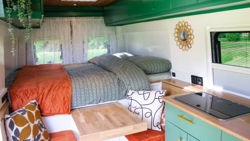 Atmospheric off-grid 2p camper bus *new*