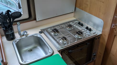 The master – 2 berth IH Oregon Renault master