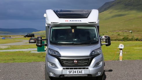 Lamlash – Adria 600 Matrix DT 4 Berth/4 Belts
