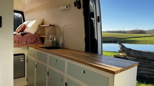 Claudia Sprintervan – 2-persoons Mercedes-Benz bus uit 2019