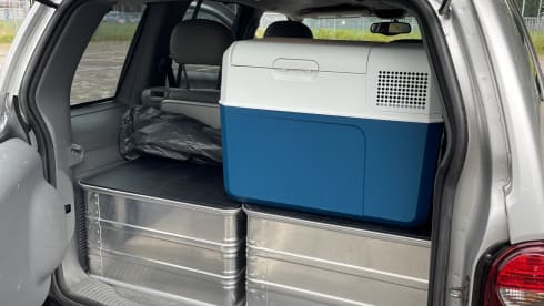 Jeep met daktent – Roof tent, 4 persons