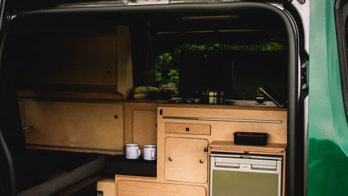 LEAVV  – Elektrische camperbus Limburg⚡️Ga jij ook duurzaam op reis? 🚌🌱 - Ell (1)