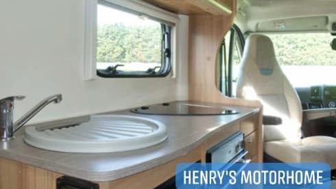 Henry – 6 berth Bailey semi-integrated from 2017