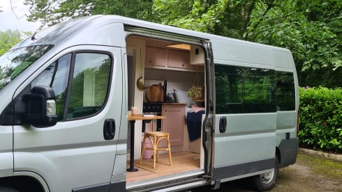 Blanche – Wheelchair accessible camper.
