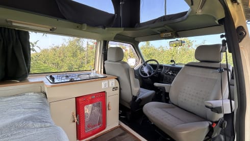 Betty – GoBetty: 2p Volkswagen campervan LWB