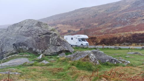 Insurance Included in rental – Perfect family motorhome 6 berth 'off grid'