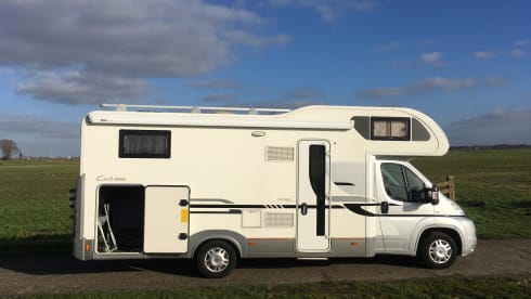 Spacious Luxury Family camper 5 people