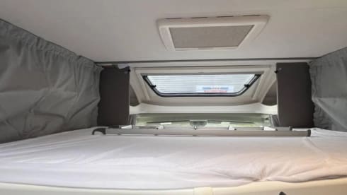   Fiona – Camping-car Fiat semi-intégré 4 couchages à partir de 2021