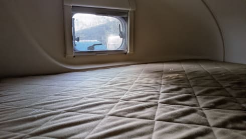 Myrtle Maud – Fiat Alkovenwohnwagen mit 5 Schlafplätzen aus dem Jahr 2009