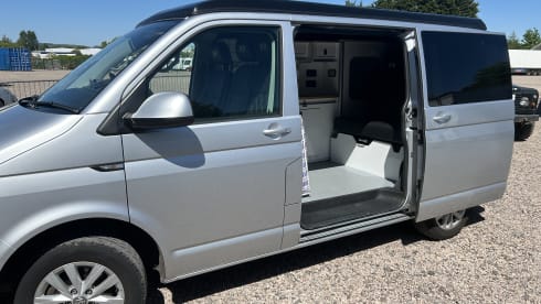 Bilbo – 4 berth Volkswagen campervan from 2018