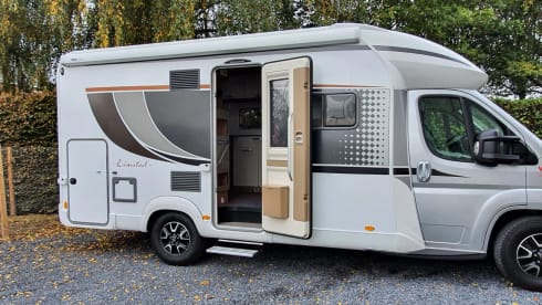 New Bürstner motorhome for 4 people