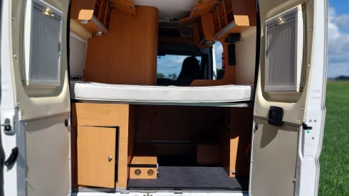 Witte Harrie – Very neat and complete 2-person Fiat camper van from 2007
