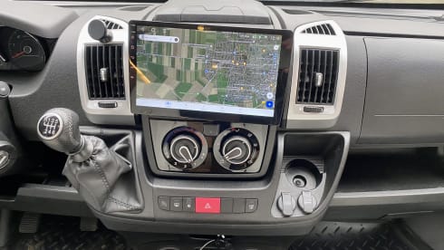 Flip – Etrusco T7400QB - elegant and well equipped