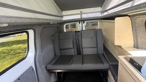 HNB-47-G – 2p Fixxter campervan from 2019