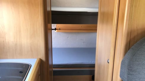 Very neat, reliable, well-maintained 6-person family camper