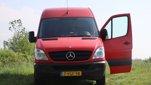 Reddy – Unique DIY Mercedes Sprinter