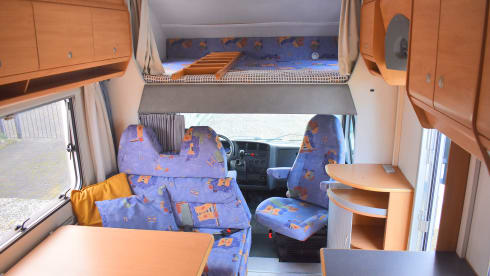111 Knaus 708G – 6p Knaus alcove from 2000