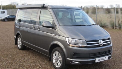 Gandalf the Grey – 4 berth Volkswagen campervan from 2017