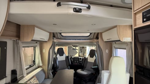 4 person Sunlight semi-integrated from 2019 AS NEW with air conditioning