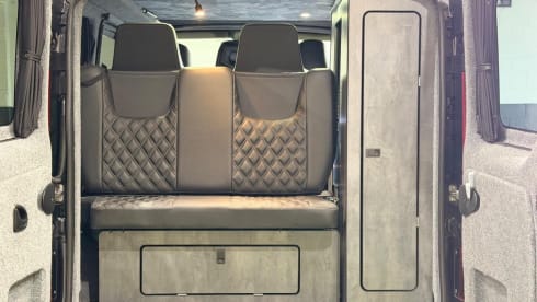 Andys camper – Campervan Vauxhall Vivaro a 4 posti letto del 2019