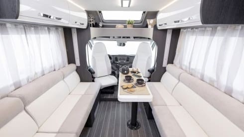 Bavarian Camper 5 – space miracle with 8 sleeping places