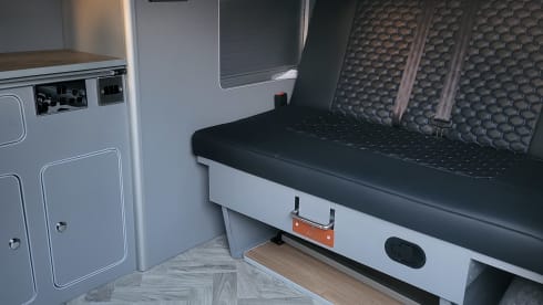 Blue – 4 berth Volkswagen campervan from 2024