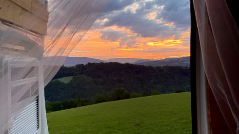 Tutu – Self-sufficient, cozy van in boho style