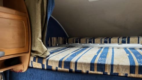 Beautiful spacious 6 person Mclouis family camper (2006)