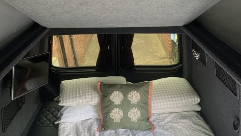 Dora – 4 berth VW Transporter Campervan 