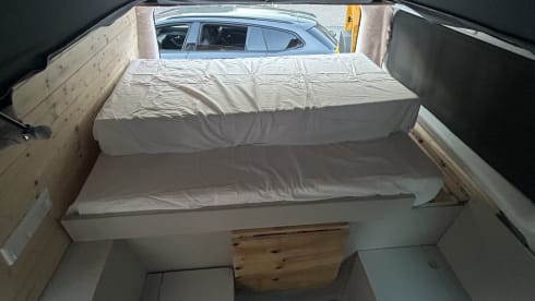The yellow van💛 – Ford Transit — 2-3 persoons camper (zelfbouw 2026)