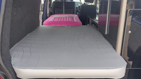 Halen – 2/3 berth LWB Volkswagen T30 with 5 seatbelts