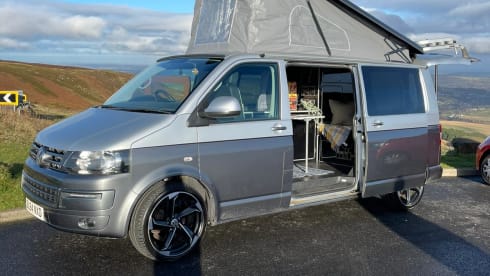 Jeff – Jeff- 4 Berth Volkswagen Campervan - New Professional Conversion