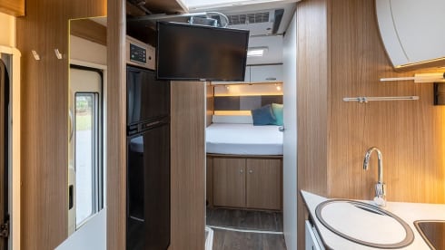 Carado T459 semi-integrated with queen-size bed from 2022