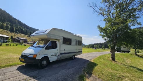 Ons oude trouwe campertje – 4p Elnagh alcove from 1993